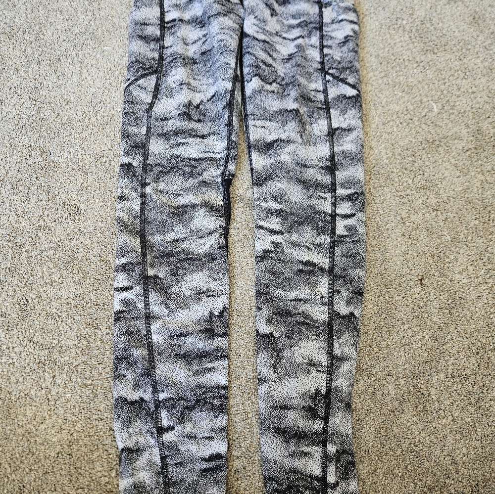 Size 6 lululemon run tights